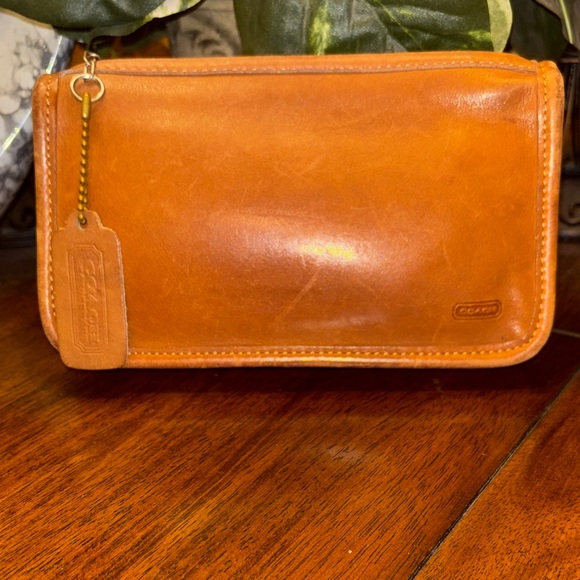 Coach vintage camel brown leather pouch - Picture 1 of 11
